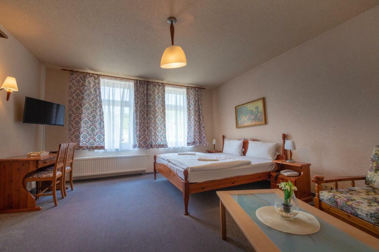 Haus Schlematal Hotel Und Restaurant Bad Schlema Eksteriør billede