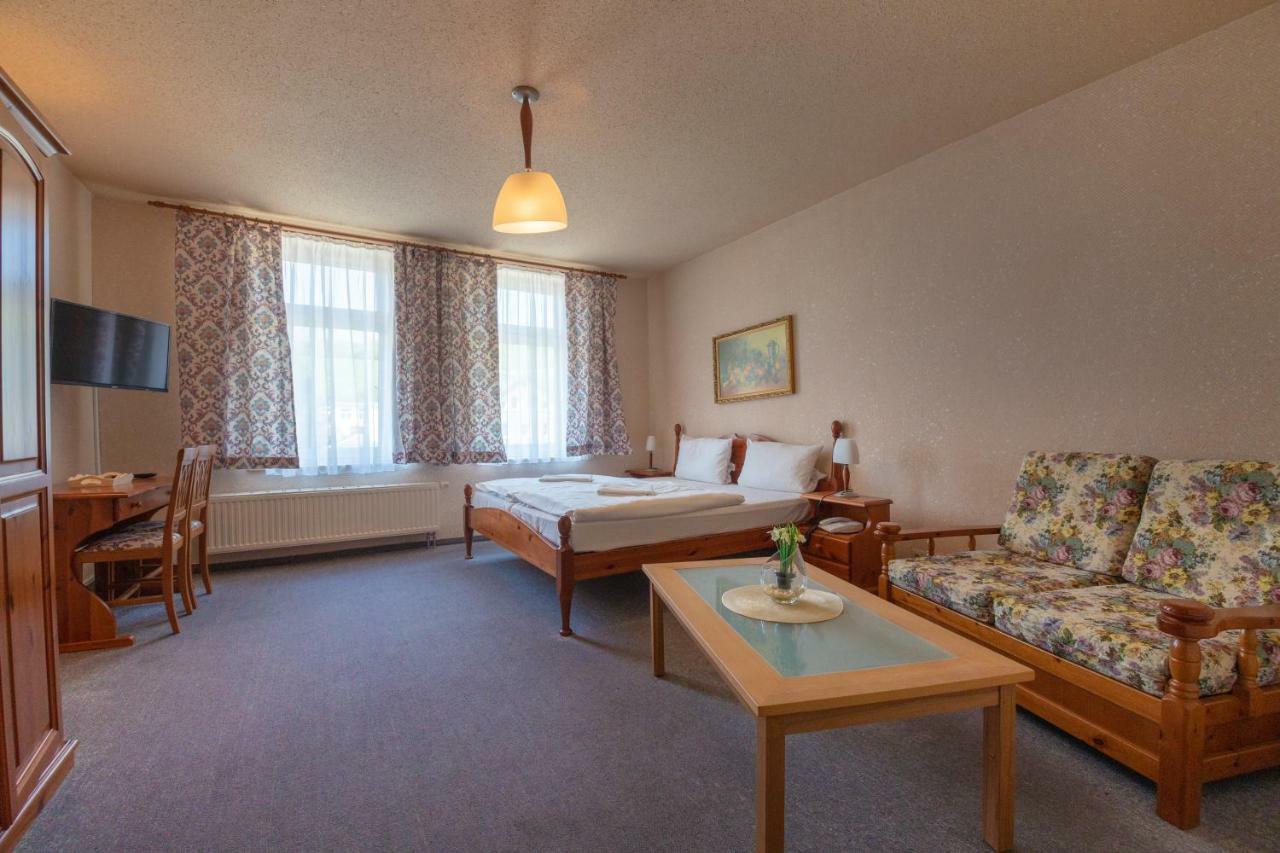 Haus Schlematal Hotel Und Restaurant Bad Schlema Eksteriør billede
